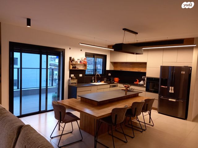 גג/ פנטהאוז, השופטים, אחוזת כנרת, טבריה