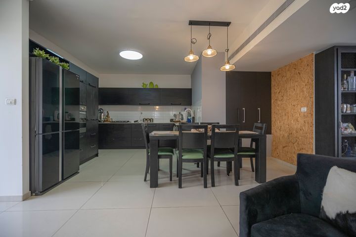 גג/ פנטהאוז, טופז 15, אבני חן, חריש