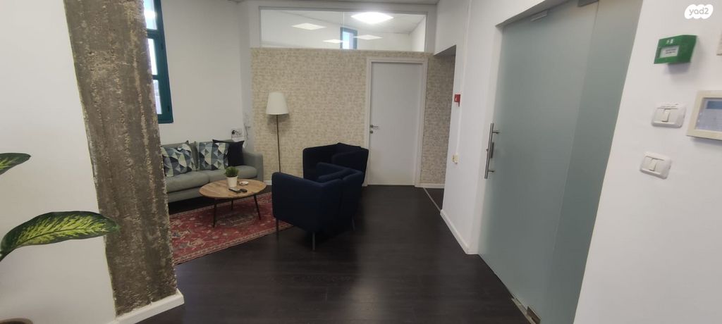 משרדים, אבן יהודה