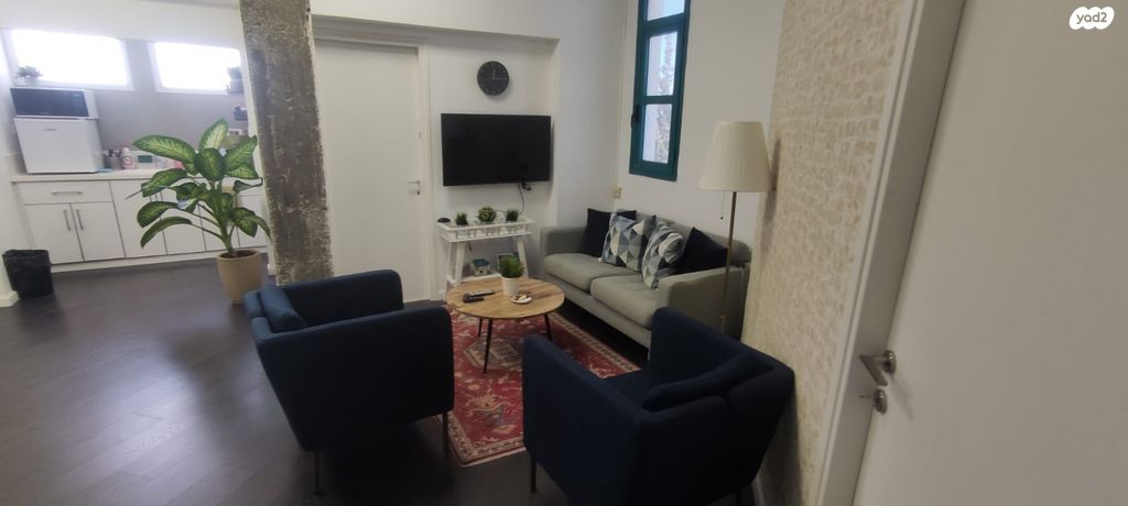 משרדים, אבן יהודה