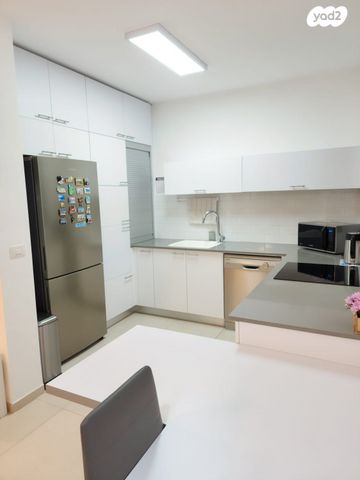 דירה, לוטם 19, הפרחים, חריש