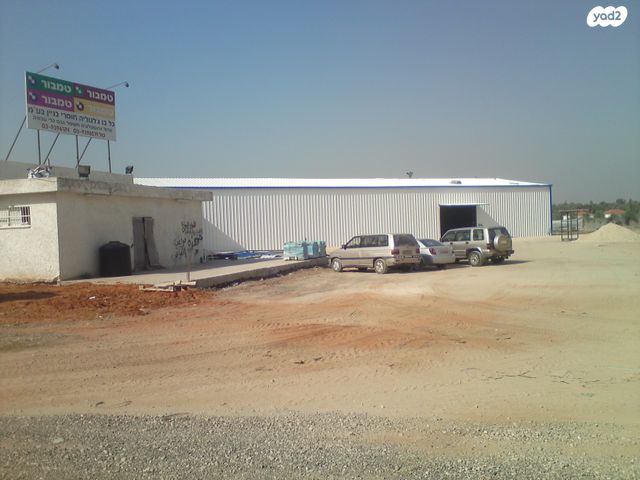 מחסנים, בדר, כפר קאסם, כפר קאסם