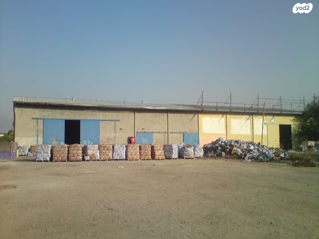 מחסנים, בדר, כפר קאסם, כפר קאסם