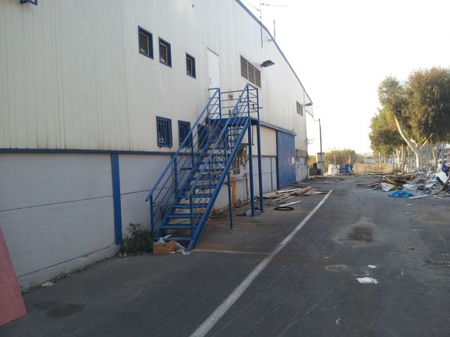 מחסנים, בדר, כפר קאסם, כפר קאסם