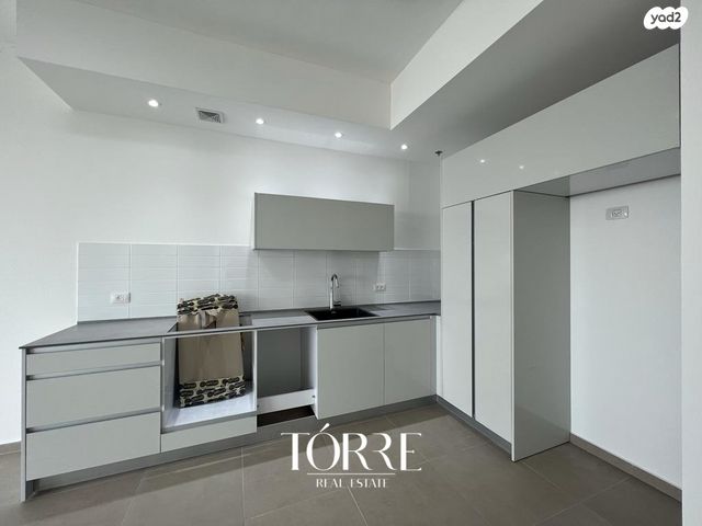 דירה, דרך מנחם בגין, תל אביב יפו