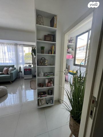 דירה, עוזיאל 95, נגבה, רמת גן