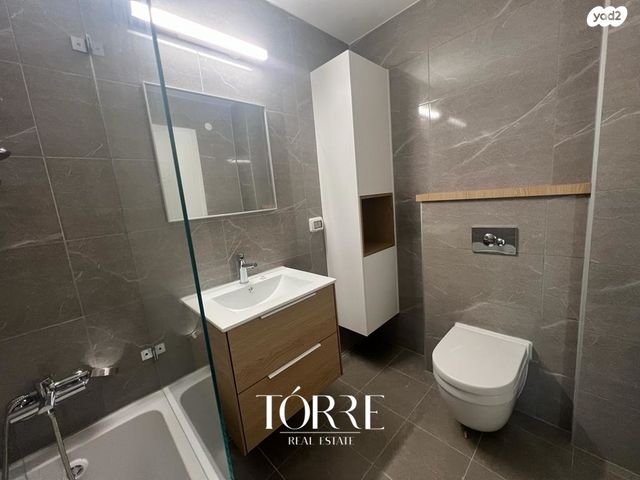 גג/ פנטהאוז, דרך מנחם בגין, מונטיפיורי, הרכבת, תל אביב יפו