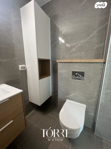 גג/ פנטהאוז, דרך מנחם בגין, מונטיפיורי, הרכבת, תל אביב יפו