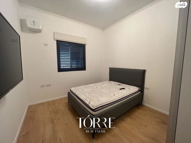 גג/ פנטהאוז, דרך מנחם בגין, מונטיפיורי, הרכבת, תל אביב יפו