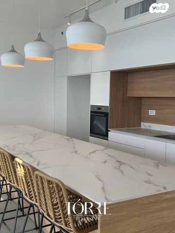 גג/ פנטהאוז, דרך מנחם בגין, מונטיפיורי, הרכבת, תל אביב יפו