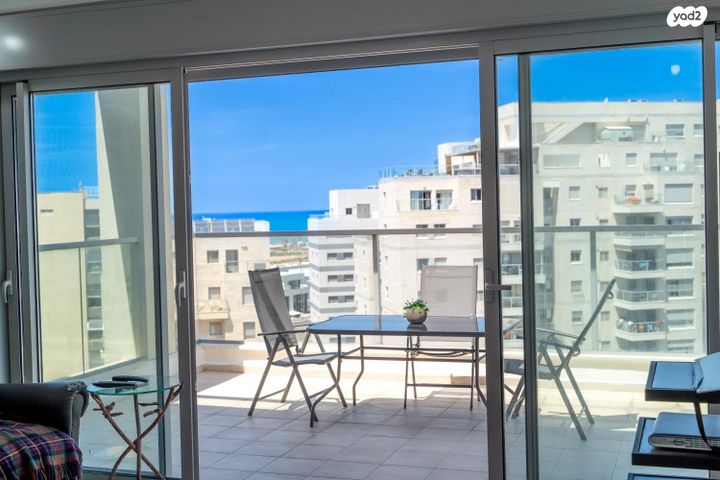 הגוש הגדול, רמת אביב החדשה, נופי ים