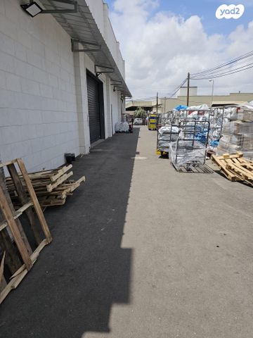 מחסנים, אזור תעשיה קרית אתא, קרית אתא