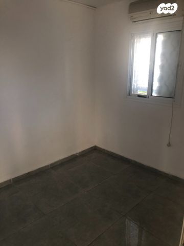 דירת גן, שדרות הרברט ליהמן, קרית ים ב', קרית ים