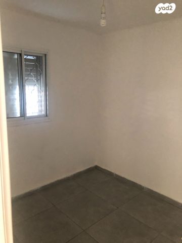 דירת גן, שדרות הרברט ליהמן, קרית ים ב', קרית ים