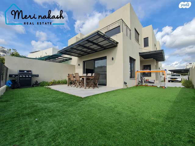 דו משפחתי, רמת אמיר, קדימה צורן