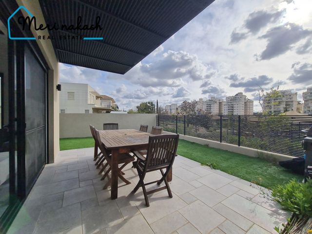 דו משפחתי, רמת אמיר, קדימה צורן