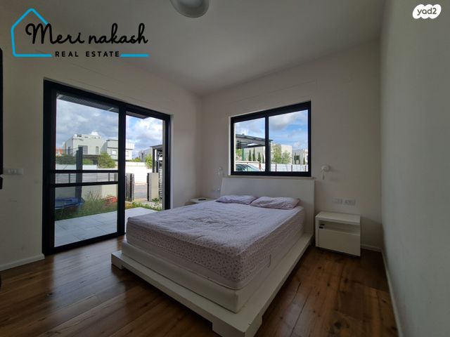 דו משפחתי, רמת אמיר, קדימה צורן