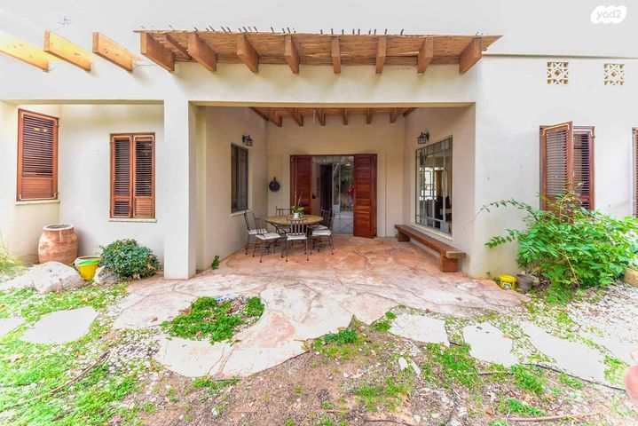 בית פרטי/ קוטג', חרות