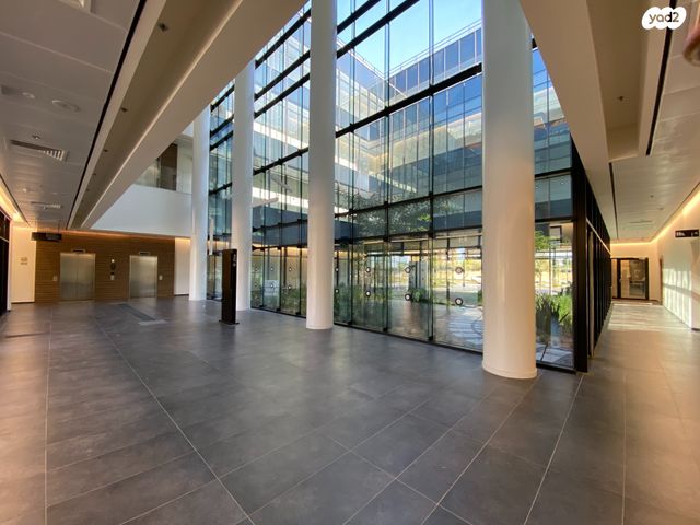 משרדים, קיסריה