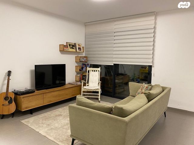 הרצליה הירוקה, נווה עובד