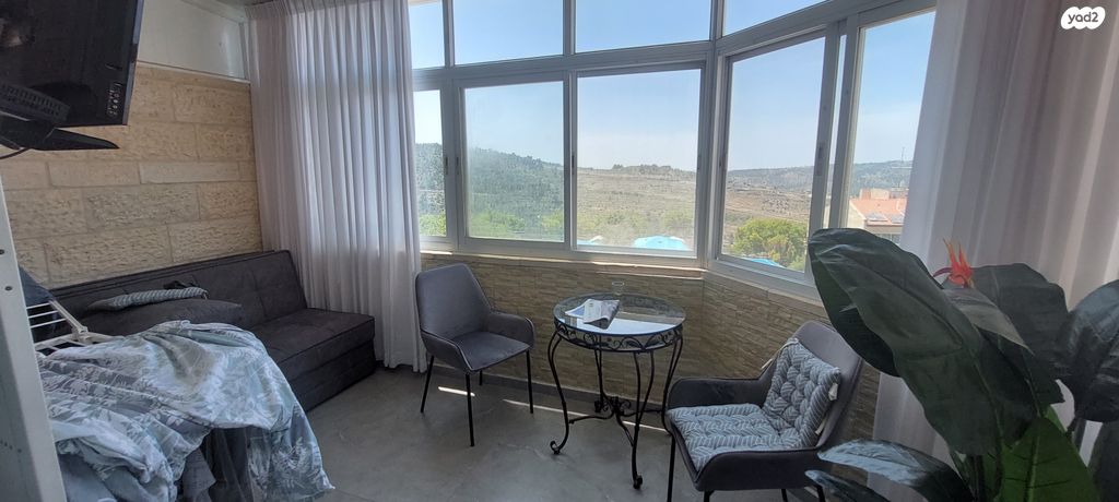 דירת גן, המחנכת, גילה, ירושלים