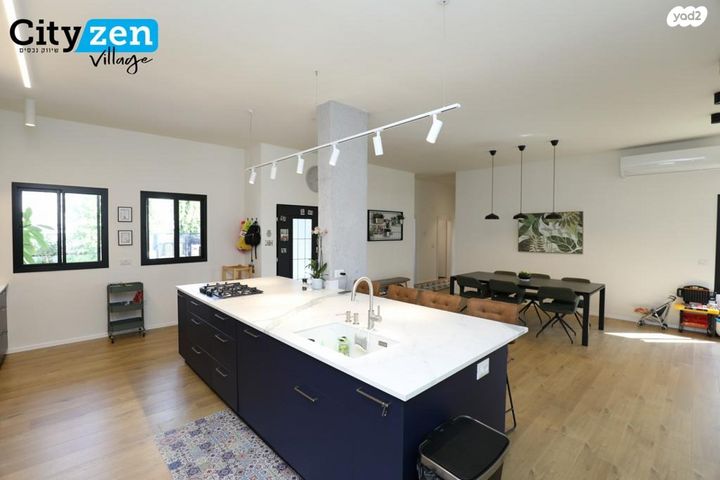 דו משפחתי, אבן יהודה