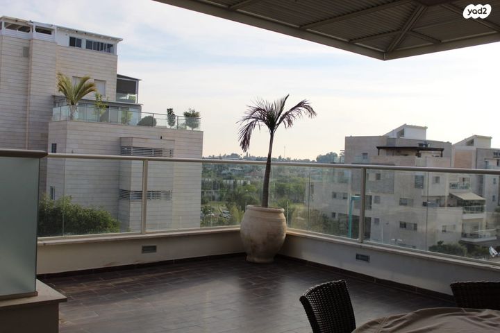 גג/ פנטהאוז, יונה וולך, קרית האמנים, מצליח, רמלה