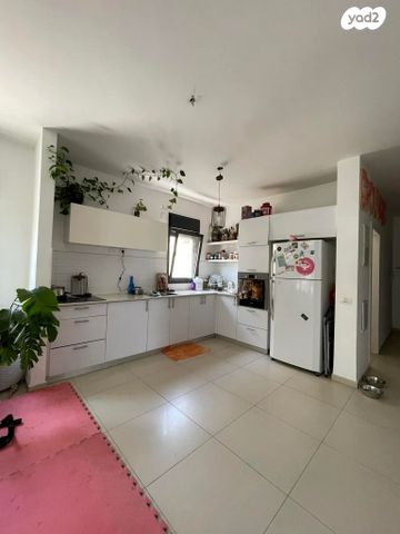 דירה, שדרות ירושלים, צהלון, שיכוני חסכון, תל אביב יפו