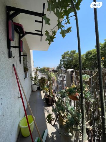 דירה, שדרות ירושלים, צהלון, שיכוני חסכון, תל אביב יפו