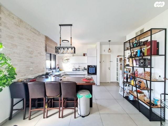 דירה, שרונה, כפר יונה