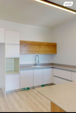 דירה, אריק איינשטיין 1, הרצליה ב', הרצליה