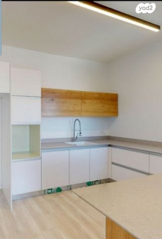 דירה, אריק איינשטיין 1, הרצליה ב', הרצליה