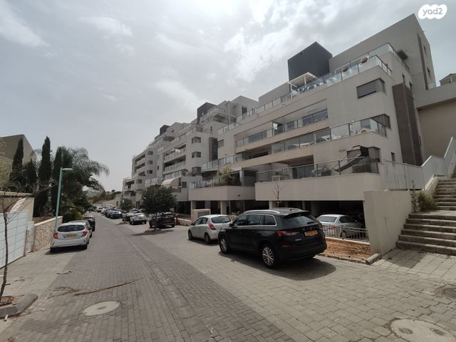 דירה, אורנית