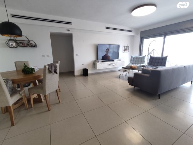 דירה, אורנית