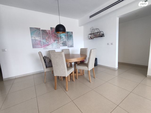 דירה, אורנית