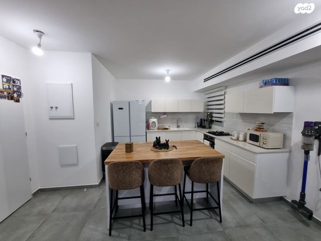 דירה, אריאל שרון, נווה שרון / שער העיר, נתיבות