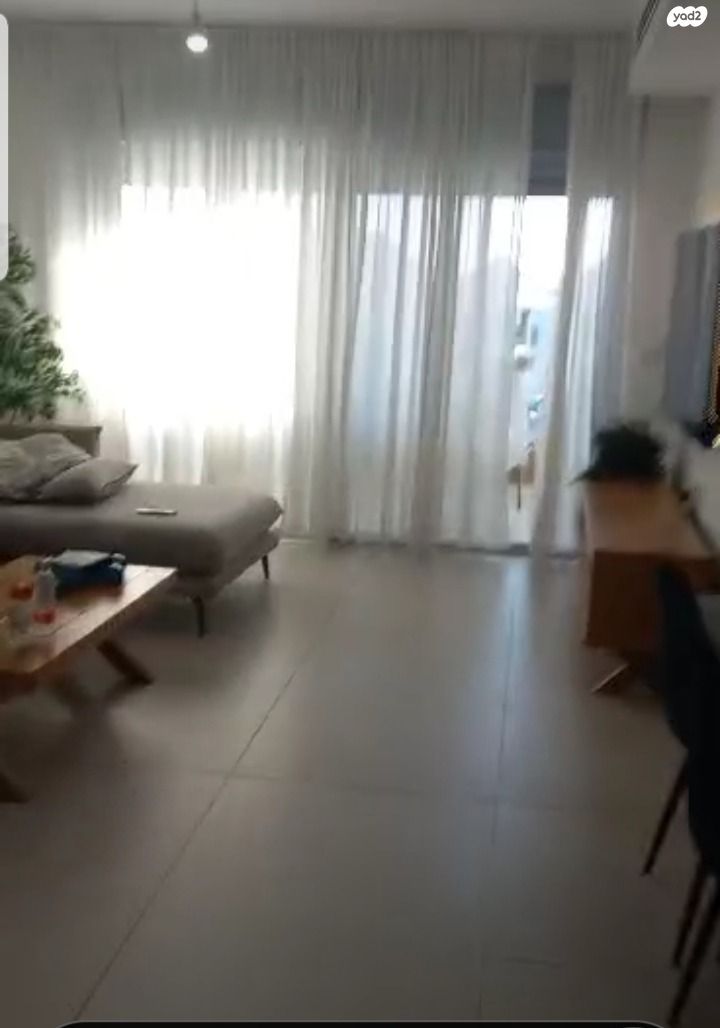 שקמים ואגמים