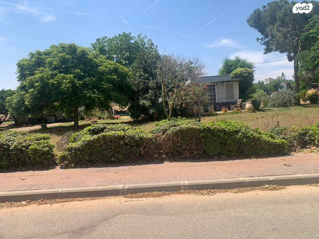 בית פרטי/ קוטג', בית יצחק שער חפר