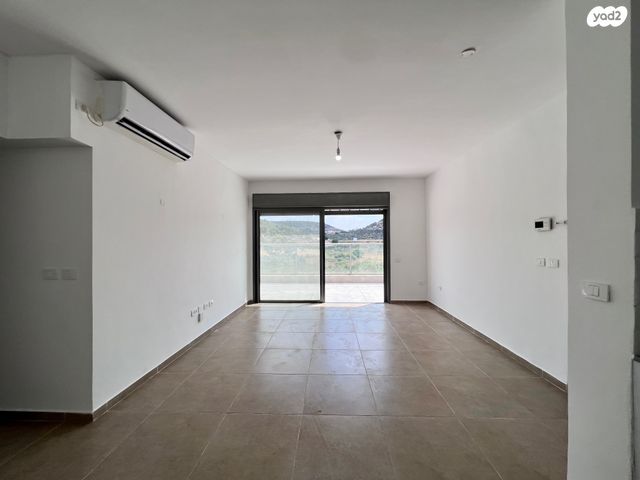 דירת גן, שוהם 44, אבני חן, חריש