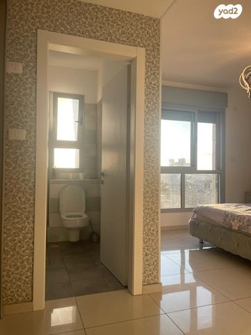 דירה, דגניה 2, ח-501, חולון