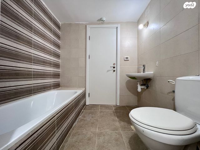 דירת גן, שוהם 44, אבני חן, חריש