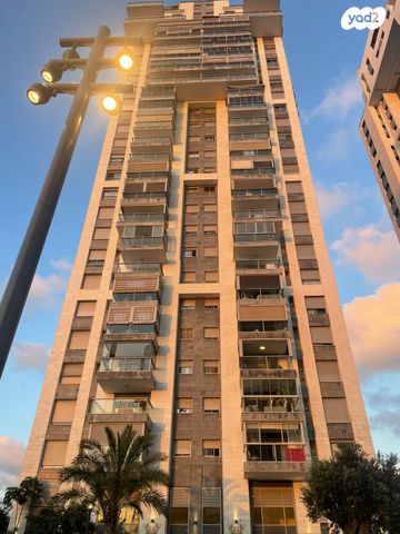 דירה, דגניה 2, ח-501, חולון