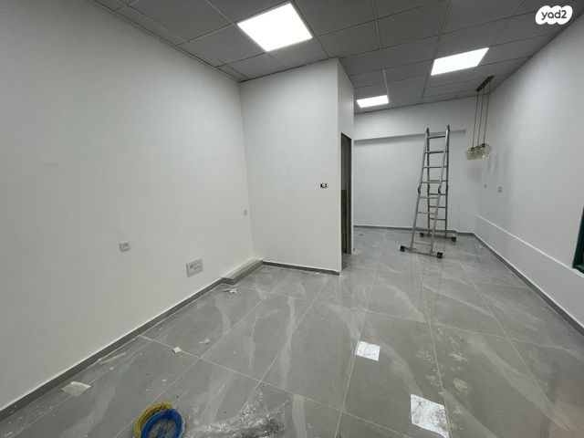 חנויות/ שטח מסחרי, דרך משה דיין, בן גוריון, שדרות