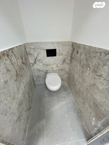 חנויות/ שטח מסחרי, דרך משה דיין, בן גוריון, שדרות