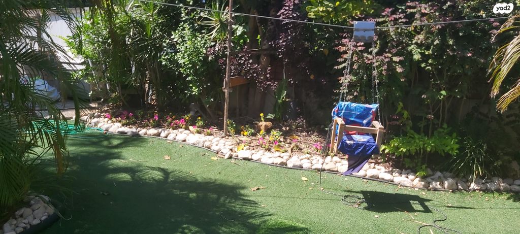 דו משפחתי, הרב ז. גולד, נאות גנים, נתניה