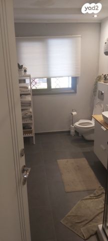 דו משפחתי, הרב ז. גולד, נאות גנים, נתניה