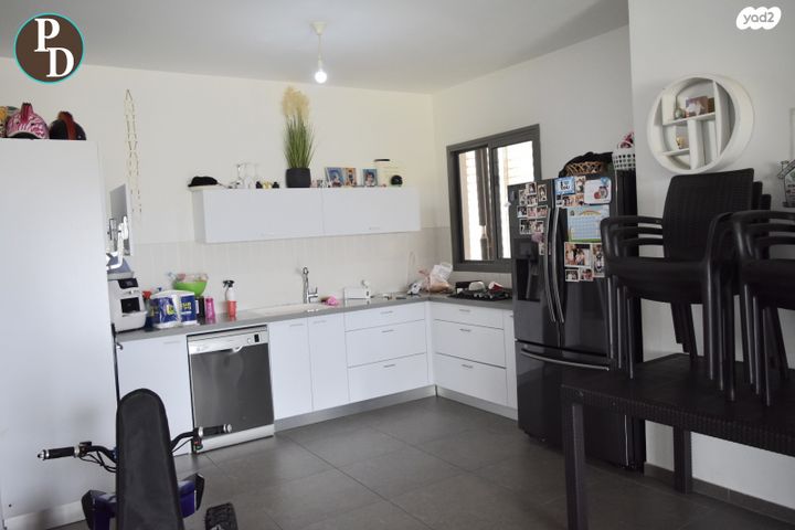 דירה, האושר, שרונה, כפר יונה