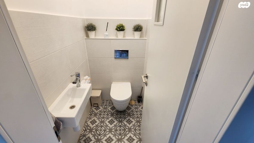 דירת גן, נרקיס 14, הפרחים, חריש