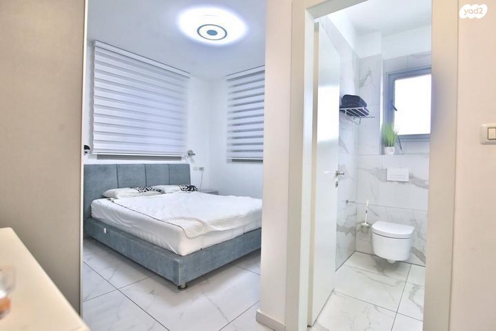 דירה, ש"י עגנון, משכנות האומנים, קרית מוצקין