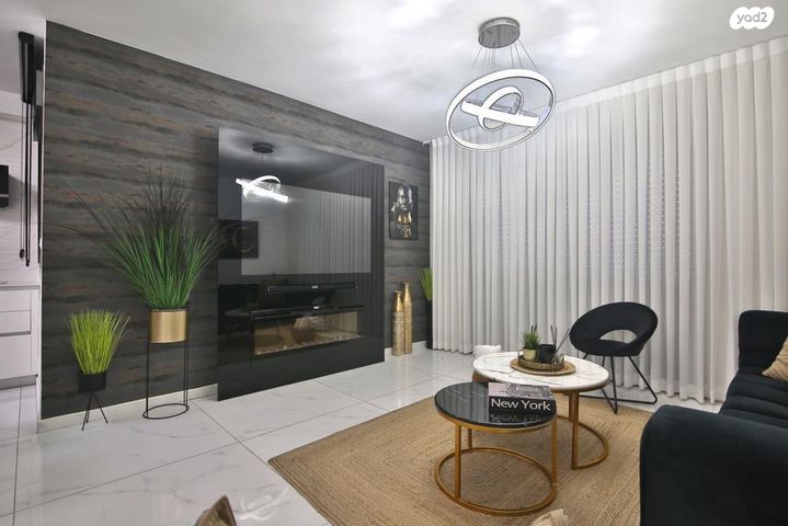 דירה, ש"י עגנון, משכנות האומנים, קרית מוצקין